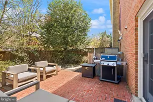7001 Dunningham Pl, McLean, VA 22101 - Photo 3