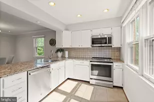 7001 Dunningham Pl, McLean, VA 22101 - Photo 9