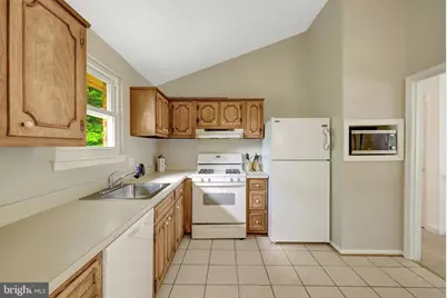 8803 Kenilworth Drive, Springfield, VA 22151 - Photo 11