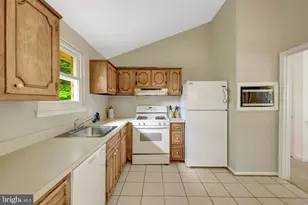 8803 Kenilworth Dr, Springfield, VA 22151 - Photo 11