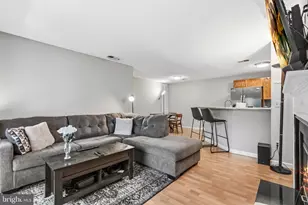 11705 Summerchase Cir, Reston, VA 20194 - Photo 9