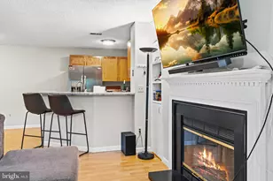 11705 Summerchase Cir, Reston, VA 20194 - Photo 5