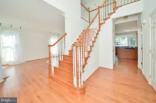 855 Charwhit Ct, Great Falls, VA 22066 - Photo 5
