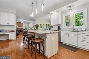 7826 Preakness Ln, Fairfax Station, VA 22039 - Photo 11
