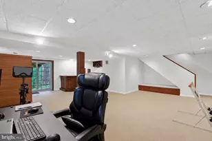 9718 Locust Hill Dr, Great Falls, VA 22066 - Photo 31