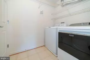 4191 Lochleven Tr, Fairfax, VA 22030 - Photo 21