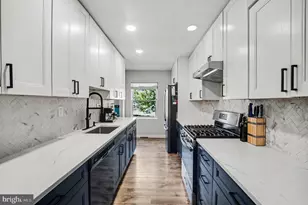 14806 Palmerston Square, Centreville, VA 20120 - Photo 3