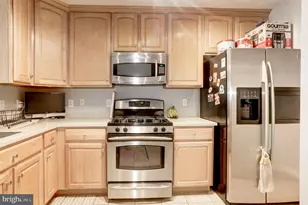 12852 Fair Briar Ln, Fairfax, VA 22033 - Photo 9
