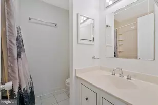 926 Moorefield Creek Rd SW, Vienna, VA 22180 - Photo 13