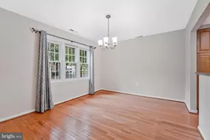 926 Moorefield Creek Rd SW, Vienna, VA 22180 - Photo 5