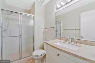 926 Moorefield Creek Rd SW, Vienna, VA 22180 - Photo 17