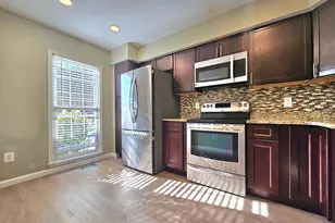 7664 Northern Oaks Ct, Springfield, VA 22153 - Photo 3