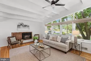 8900 Camfield Dr, Alexandria, VA 22308 - Photo 5