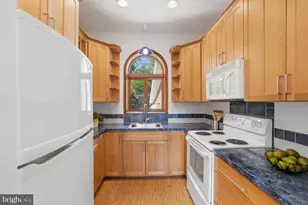 8900 Camfield Dr, Alexandria, VA 22308 - Photo 31