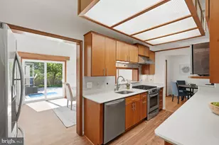 8900 Camfield Dr, Alexandria, VA 22308 - Photo 9