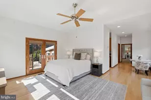 8900 Camfield Dr, Alexandria, VA 22308 - Photo 27