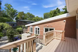 8900 Camfield Dr, Alexandria, VA 22308 - Photo 49