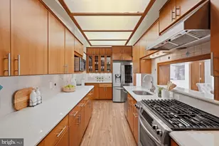 8900 Camfield Dr, Alexandria, VA 22308 - Photo 9