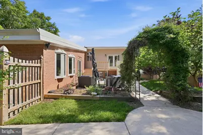 8900 Camfield Drive, Alexandria, VA 22308 - Photo 57