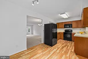 3740 Broomsedge Ct, Fairfax, VA 22033 - Photo 11
