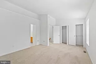 3740 Broomsedge Ct, Fairfax, VA 22033 - Photo 17