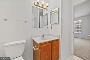 3740 Broomsedge Ct, Fairfax, VA 22033 - Photo 19