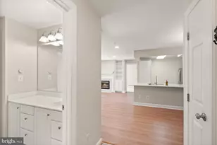 12237 Fairfield House Dr, Fairfax, VA 22033 - Photo 3
