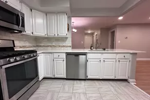 12237 Fairfield House Dr, Fairfax, VA 22033 - Photo 5