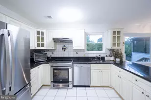 1431 Kingstream Dr, Herndon, VA 20170 - Photo 7