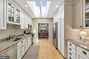 2520 Penny Royal Ln, Reston, VA 20191 - Photo 3