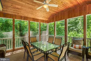 10999 Highridge St, Fairfax Station, VA 22039 - Photo 7