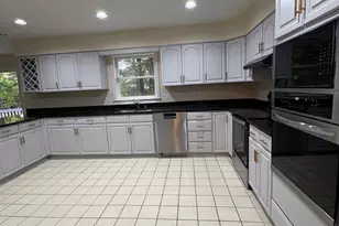 3502 Holly Rd, Annandale, VA 22003 - Photo 3