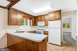 5310 Gainsborough Dr, Fairfax, VA 22032 - Photo 11
