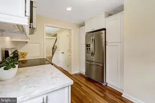 11520 Popes Head Rd, Fairfax, VA 22030 - Photo 7