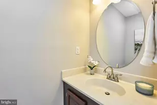 1453 Bluemont Ct, Herndon, VA 20170 - Photo 17