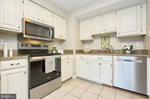 1453 Bluemont Ct, Herndon, VA 20170 - Photo 11