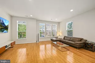 9640 Pullman Pl, Fairfax, VA 22031 - Photo 7