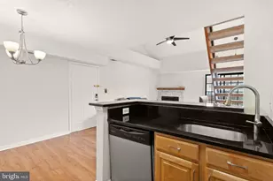 6955 Mary Caroline Cir, Alexandria, VA 22310 - Photo 7