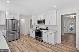 8705 Queen Elizabeth Blvd, Annandale, VA 22003 - Photo 17