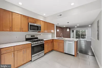 11926 Escalante Court, Reston, VA 20191 - Photo 3