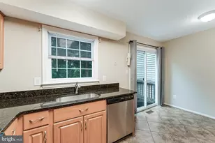 8475 Canyon Oak Dr, Springfield, VA 22153 - Photo 7