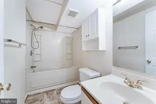 8475 Canyon Oak Dr, Springfield, VA 22153 - Photo 23