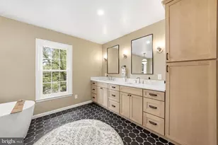 8900 Kenilworth Dr, Burke, VA 22015 - Photo 27