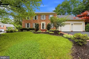 8900 Kenilworth Dr, Burke, VA 22015 - Photo 1