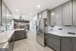 8900 Kenilworth Dr, Burke, VA 22015 - Photo 13