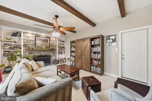 8900 Kenilworth Dr, Burke, VA 22015 - Photo 19