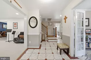 8900 Kenilworth Dr, Burke, VA 22015 - Photo 5