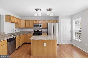7723 Markham Grant Ln, Alexandria, VA 22315 - Photo 9