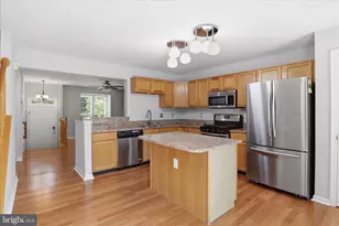 7723 Markham Grant Ln, Alexandria, VA 22315 - Photo 7
