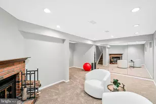 2038 Brooks Square Pl, Falls Church, VA 22043 - Photo 19